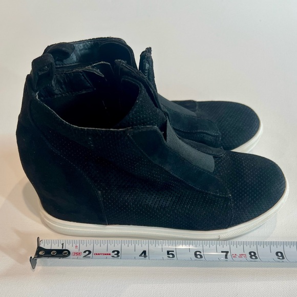 Madden Girl PERRYY Wedge Sneaker Black Size 6.5 Zip - Picture 5 of 7